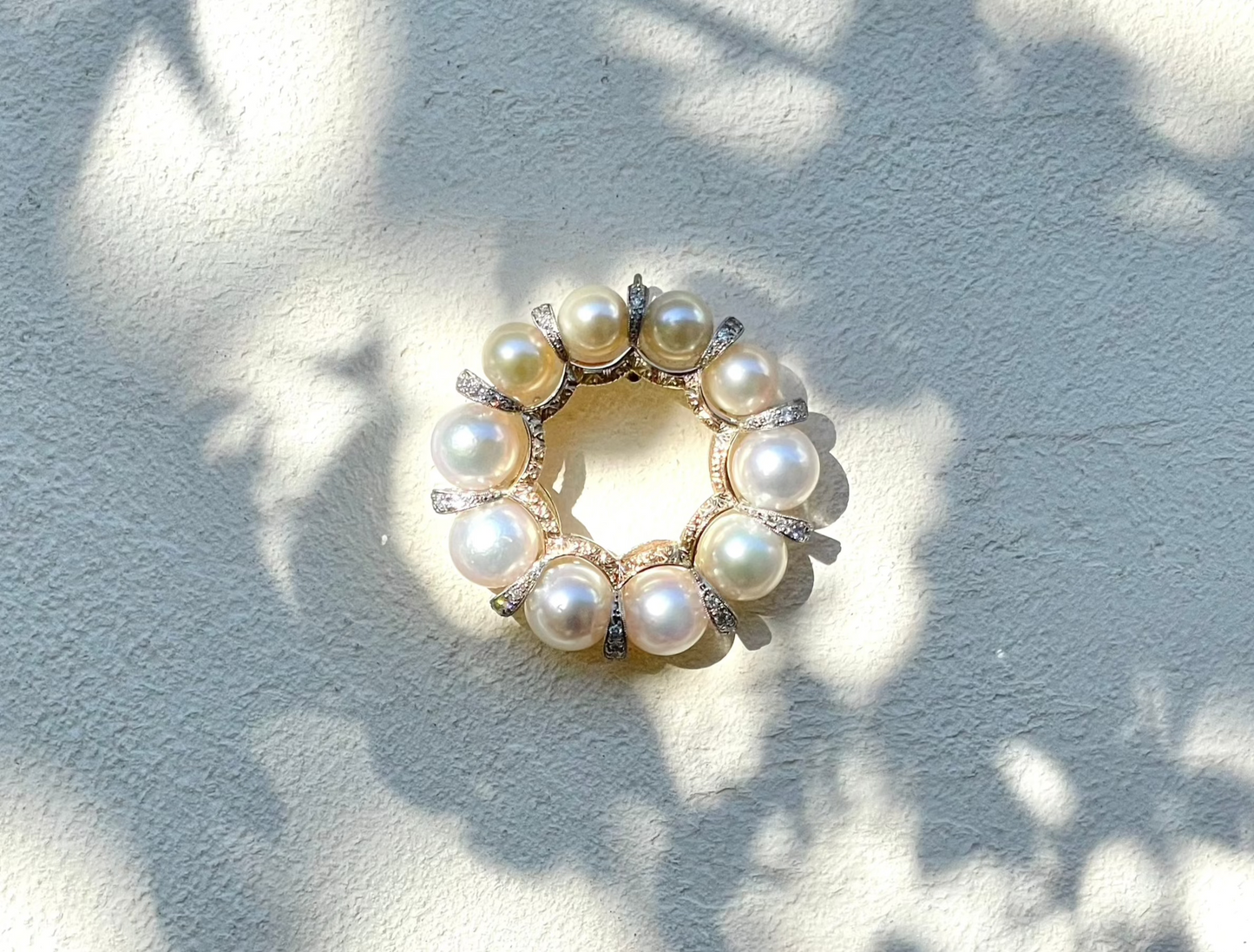 Spilla ”10 Perle”<10粒のパールのブローチ>
