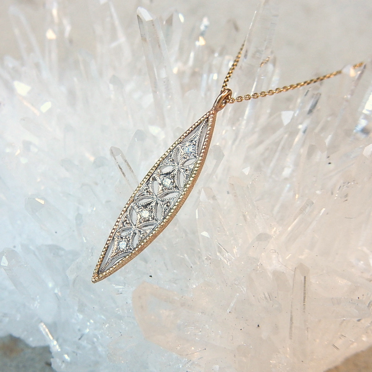 Collana ”crescente“ <三日月のネックレス>