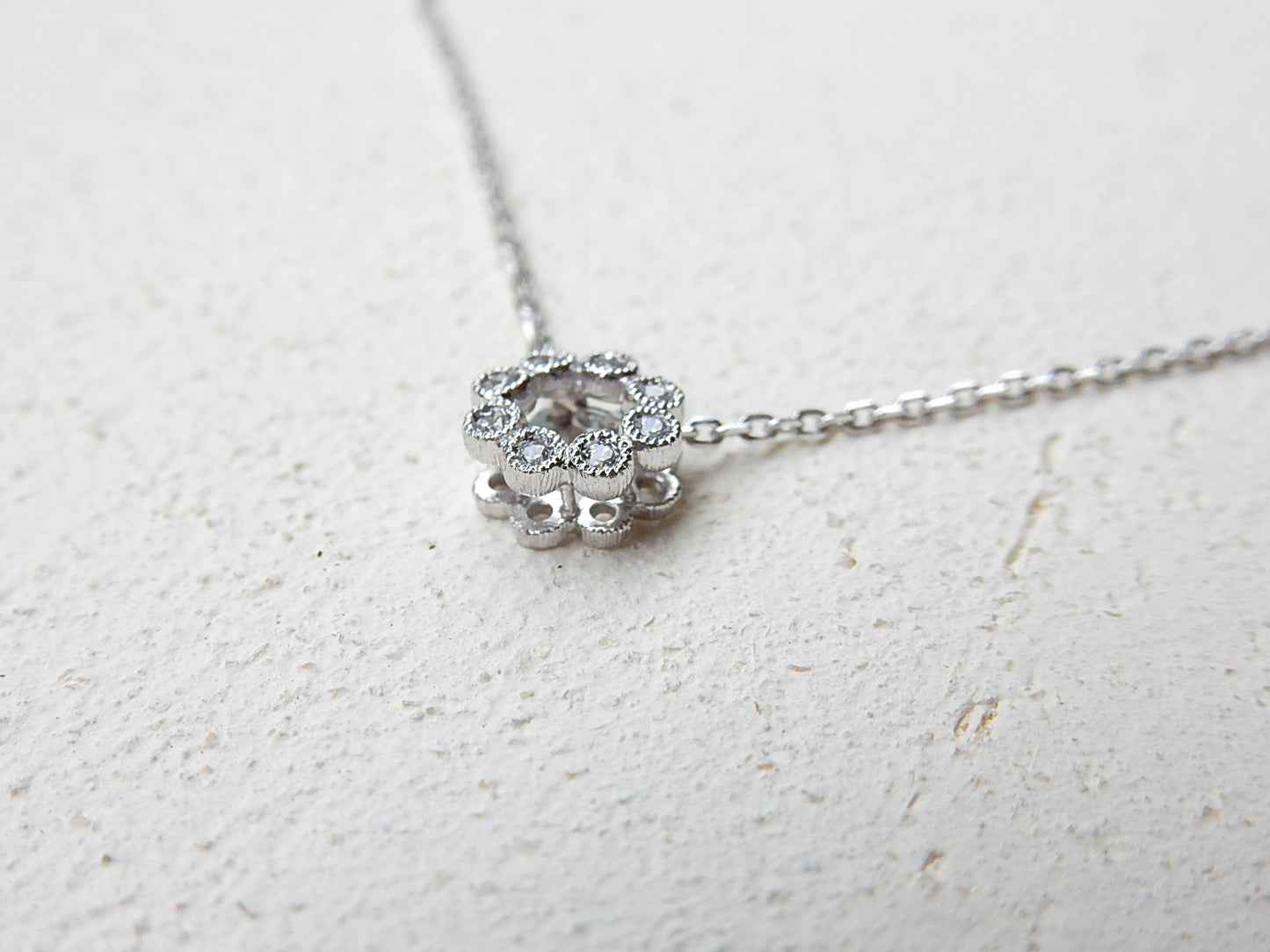 Collana “Cerchio di luminii” <煌めきの環のネックレス>