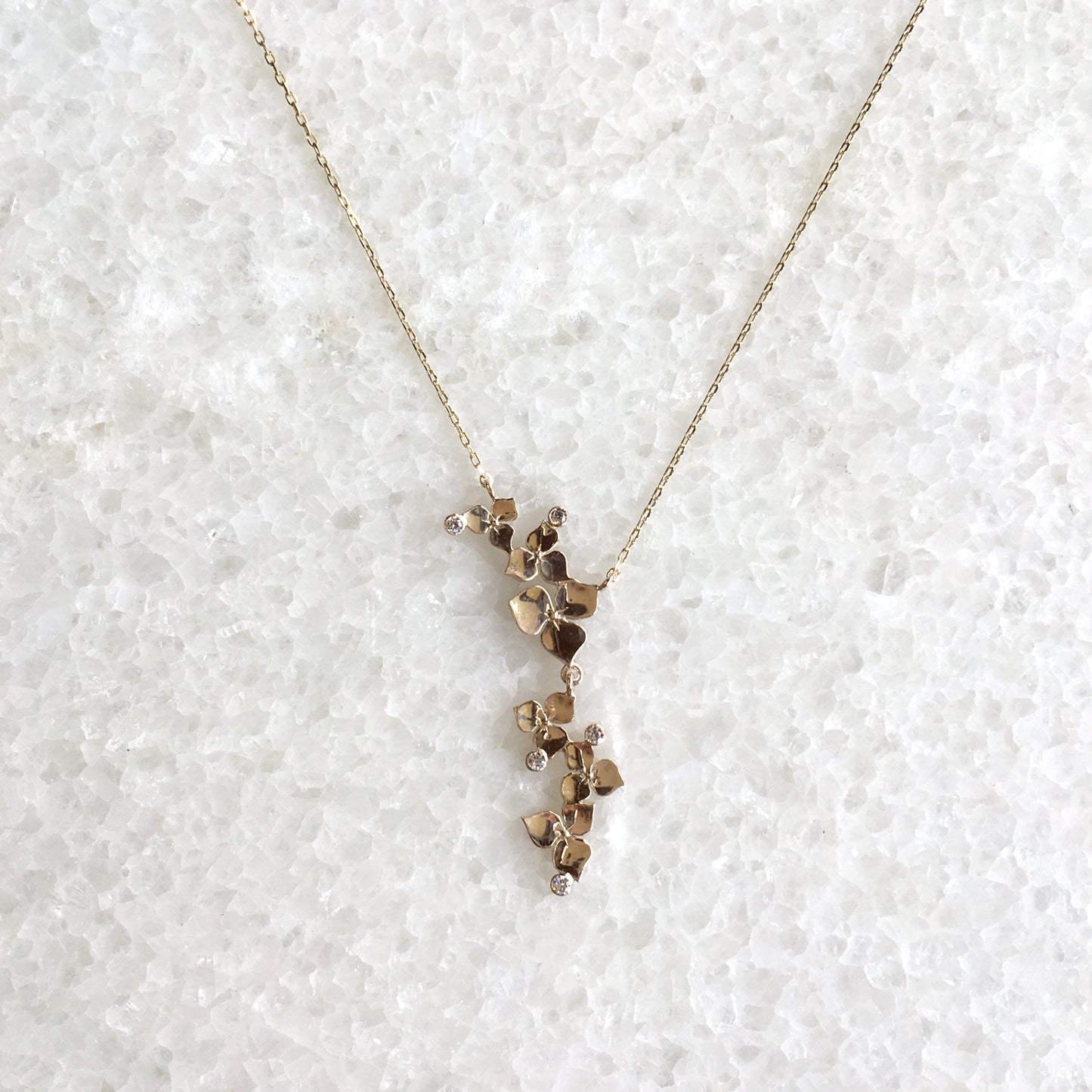 Collana “ortensia” <咲きこぼれる花のネックレス>