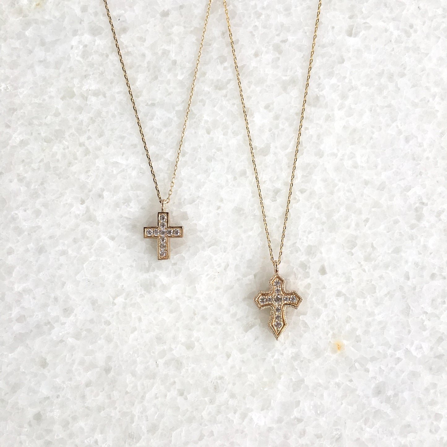 Collana “croce gotico” <クロス・ゴシック>