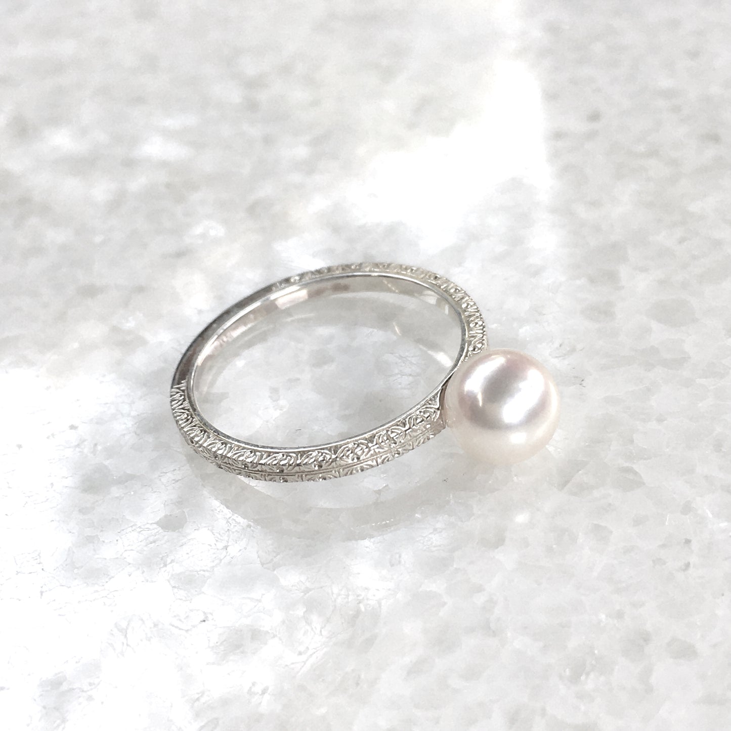 Decorato anello “ruscello” <飾り彫りリング ”細流”> Pt900