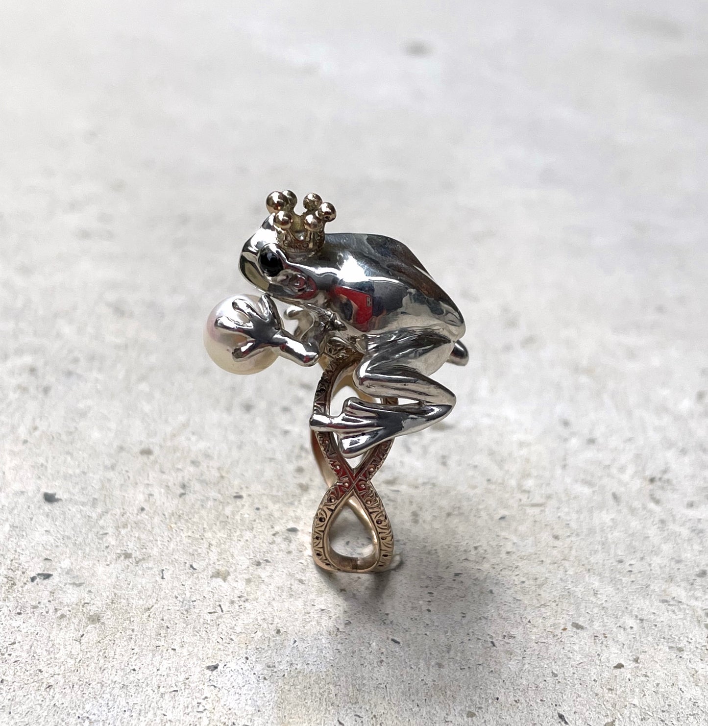 Anello “Re di raganella” <カエルの王様のリング>