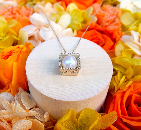 Collana ”Fiore scatola”　＜花の箱のネックレス＞