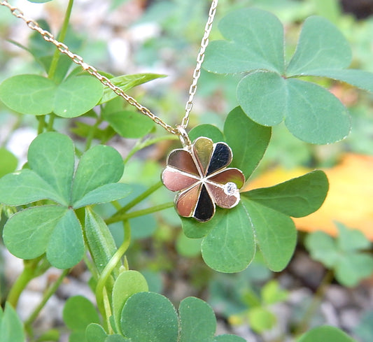 Collana “quadrifoglio”　＜四つ葉のクローバー＞