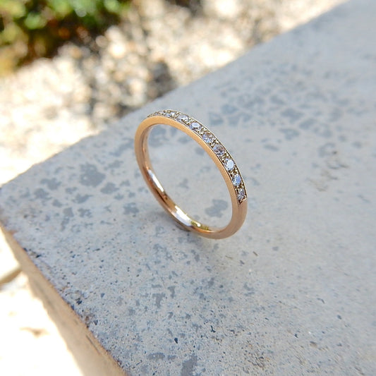 Anello “metà etarnità”　＜ハーフエタニティリング＞
