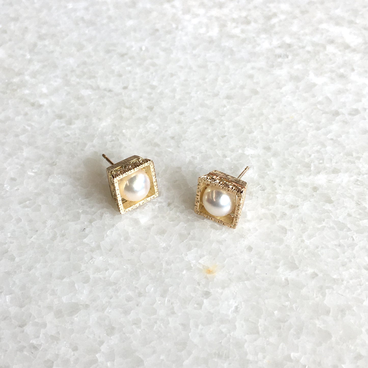 Orecchino ”Fiore scatola”　 ＜花の箱のピアス＞