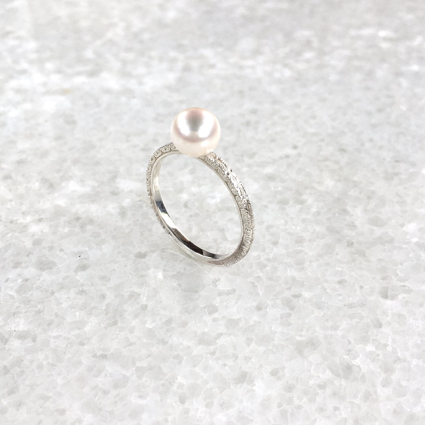 Decorato anello “ruscello”　＜飾り彫りリング ”細流”＞ Pt900