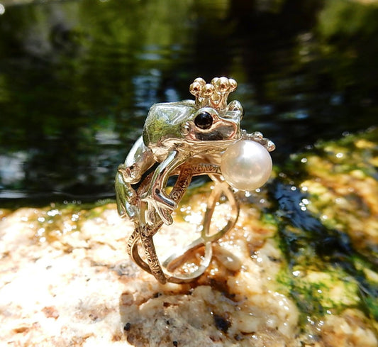 Anello “Re di raganella”　＜カエルの王様のリング＞