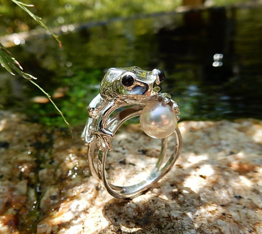 Anello “Raganella”　＜アマガエルのリング＞